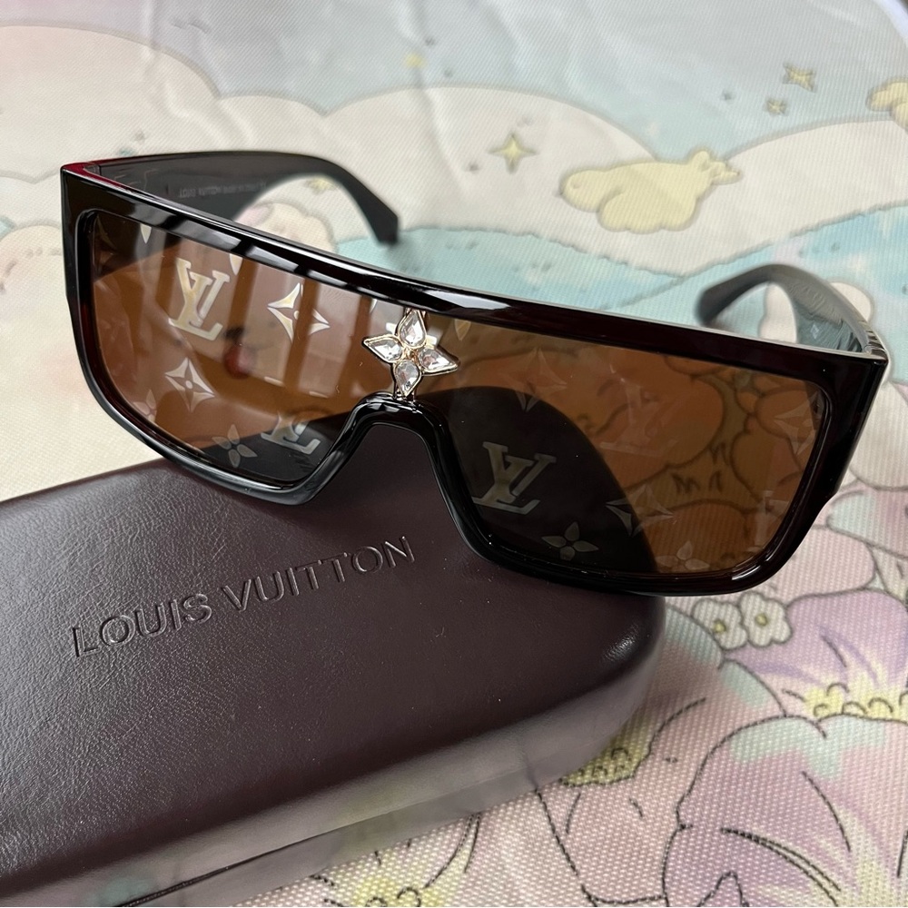 Louis Vuitton Crystal Sunglasses With Nose Bridge